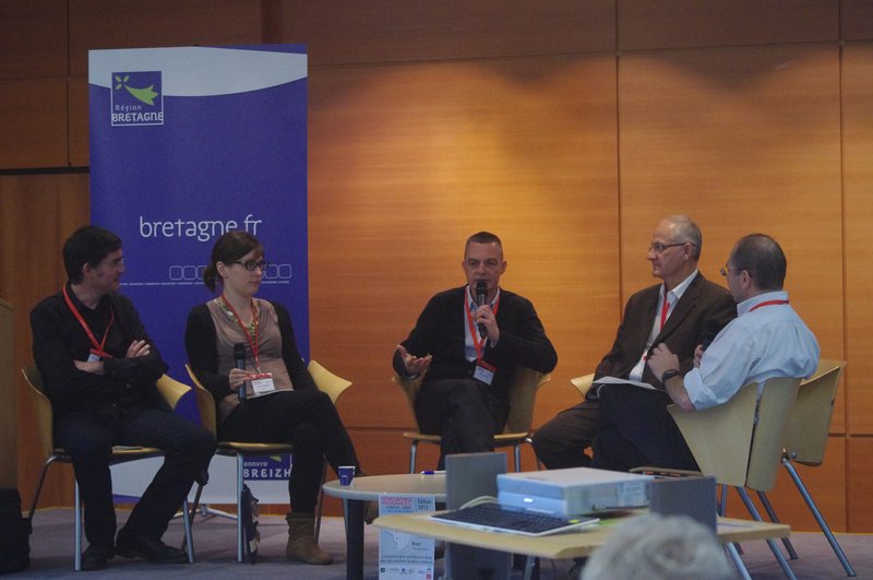 Table ronde - de grauche à droite :  J-M. Boulet, J. Tadeusz, E. Le Garec, P. Verne,  E. Flaux